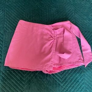 Pink lily skort size medium.